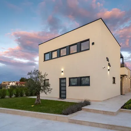Pelin Villa